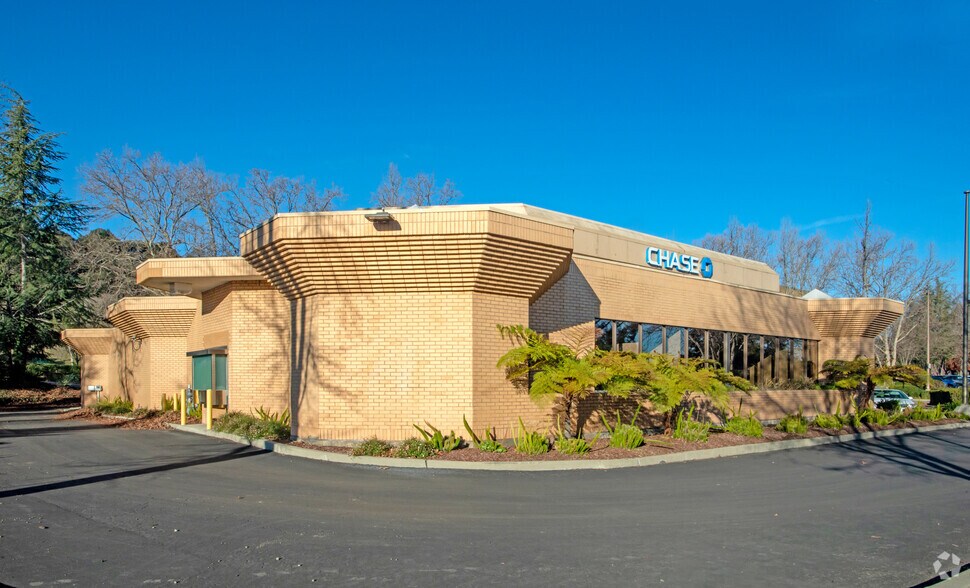 Primary Photo Of 5800 Stoneridge Mall Rd, Pleasanton Bank For Sale