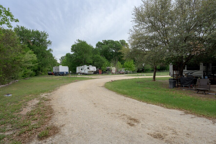 More Photos Of 8666 Nolan Loop, Belton Trailer Camper Park For Sale