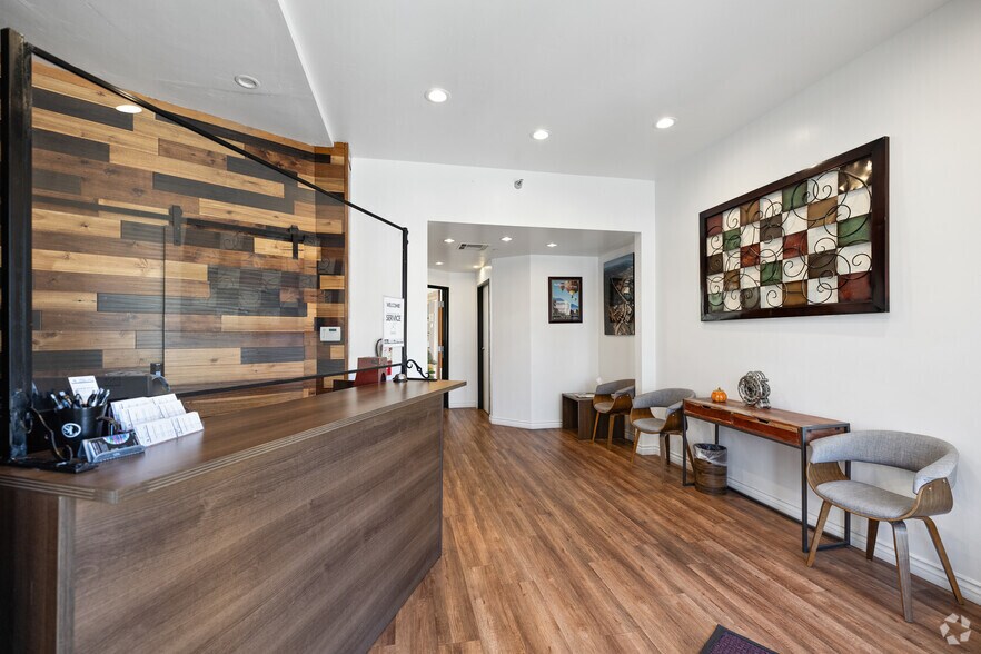 More Photos Of 43525 Ridge Park Dr, Temecula Office For Lease