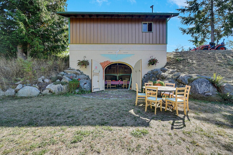 More Photos Of 1673 Woodland Dr, Port Townsend Winery Vineyard For Sale