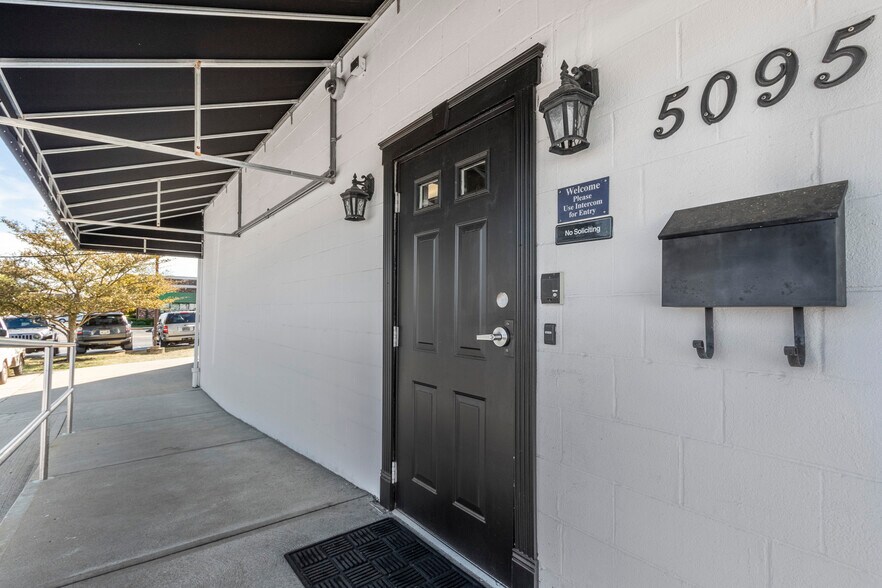 More Photos Of 5095 Crookshank Rd, Cincinnati Light Manufacturing For Sale