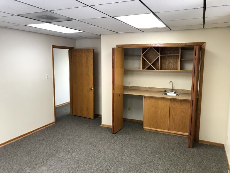 More Photos Of 3768 Norwood Dr, Littleton Warehouse For Lease