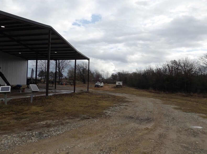 More Photos Of 4400 NE Lincoln Rd, Idabel Industrial For Sale