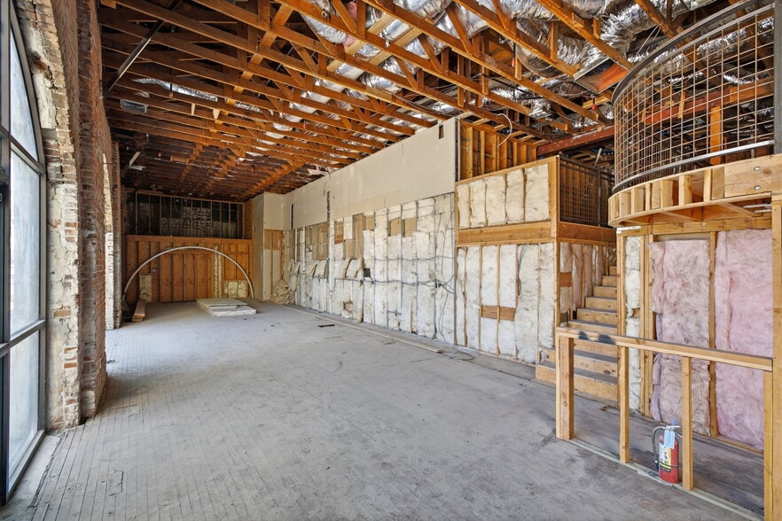 More Photos Of 1623-1633 19th St, Bakersfield Freestanding For Lease