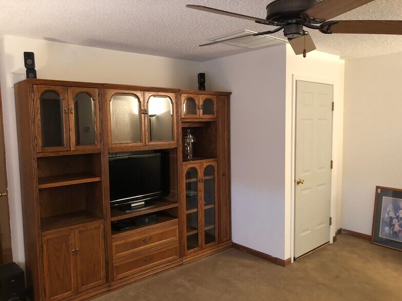 More Photos Of 1020 Lincoln Ave, Prospect Park Storefront Retail Residential For Sale