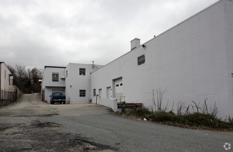 More Photos Of 555 Atwood Ave, Cranston Flex For Lease