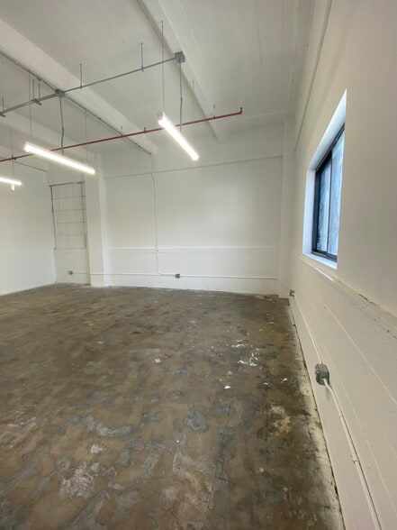 More Photos Of 901 E 31st St, Los Angeles Manufacturing For Lease