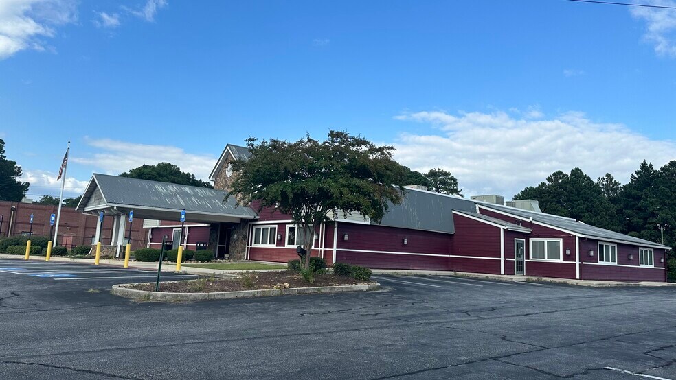 More Photos Of 6550 Tara Blvd, Jonesboro Restaurant For Lease