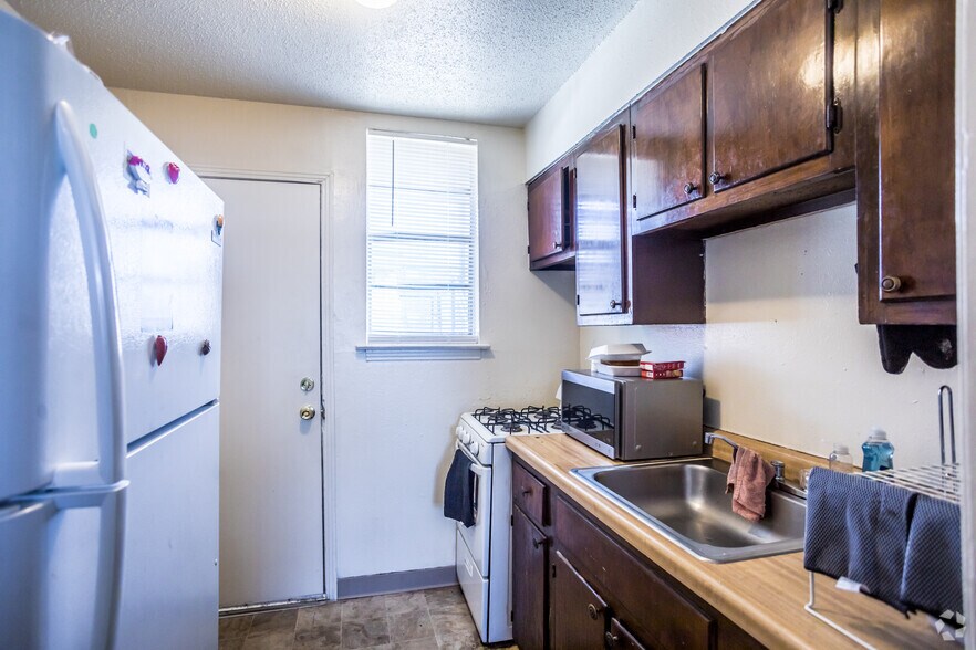 More Photos Of 2227 Airways Blvd, Memphis Apartments For Sale