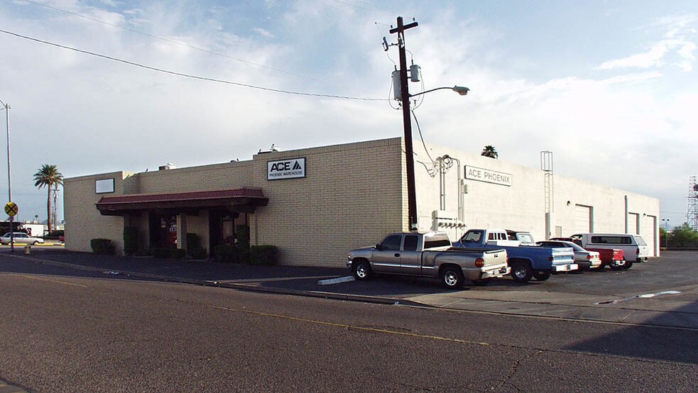 More Photos Of 3023-3027 Grand Ave, Phoenix Warehouse For Lease