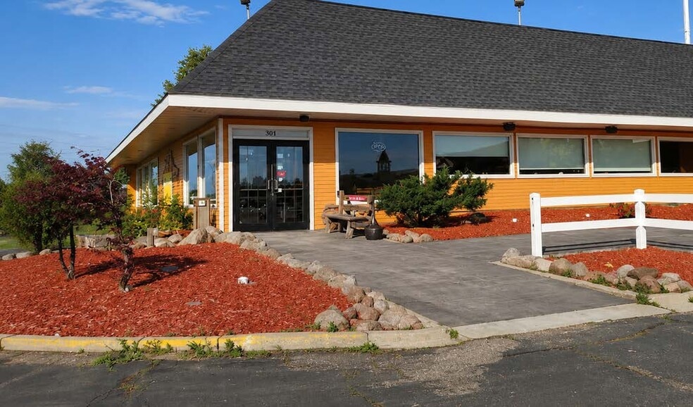 Primary Photo Of 351 Enterprise Dr E, Belle Plaine Restaurant For Lease