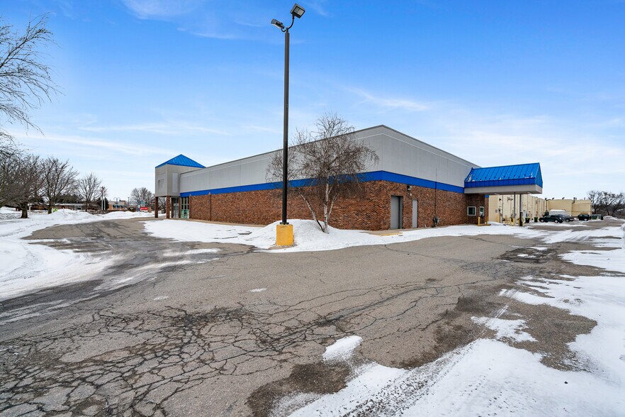More Photos Of 195 M 66 N, Charlevoix Drugstore For Sale