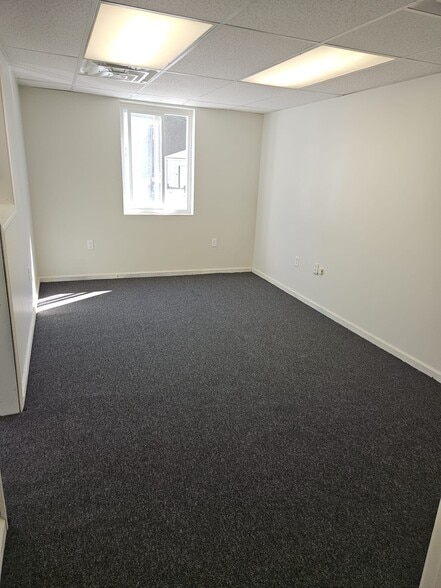 More Photos Of 400 Railroad St, Pittsburgh Warehouse For Lease