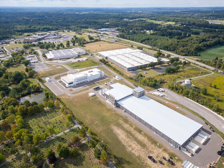 More Photos Of 6800 N Chestnut St, Ravenna Warehouse For Sale