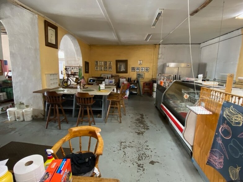 More Photos Of 226 6th St, Augusta Freestanding For Sale