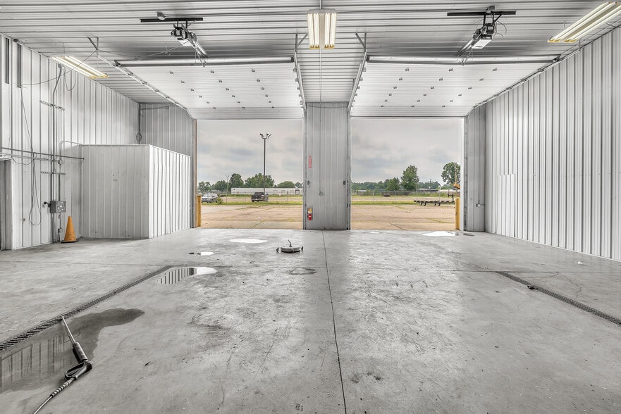 More Photos Of , Elkhart Unknown For Sale