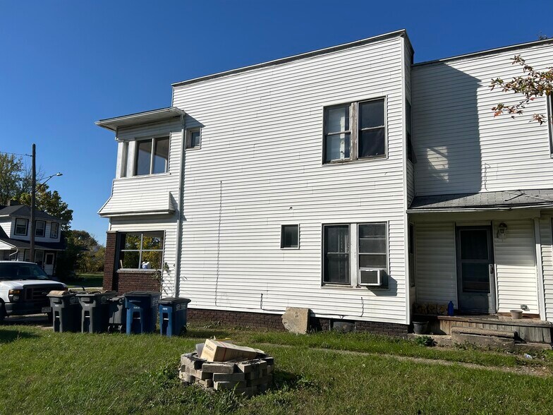 More Photos Of 720 Orchard St, Toledo Apartments For Sale