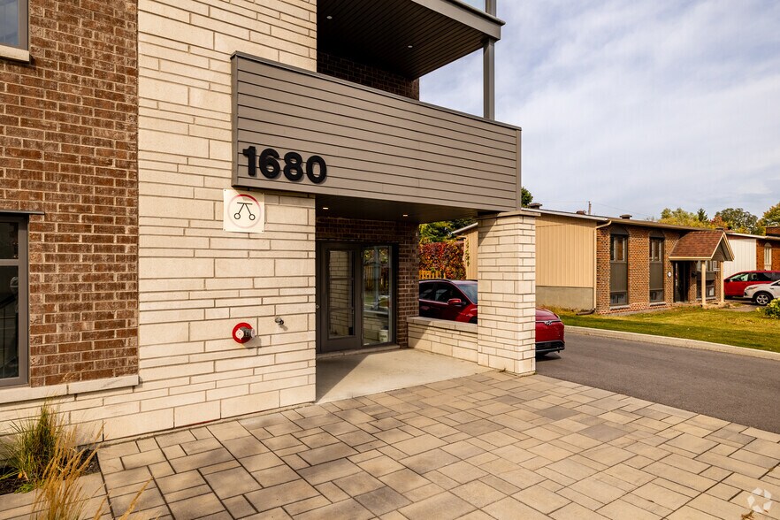 More Photos Of 1680 Rue Barbeau, Sainte-Catherine Apartments For Sale