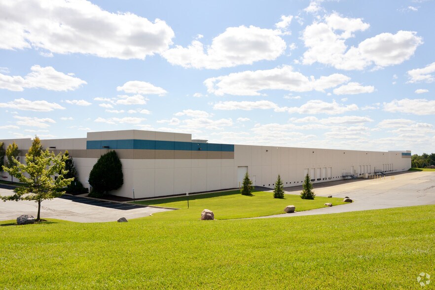 More Photos Of 2815 S Gettysburg Dr, Dayton Distribution For Sale