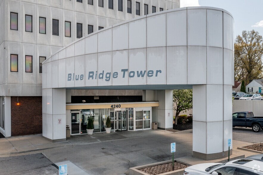 More Photos Of 4240 Blue Ridge Blvd, Kansas City Coworking Space