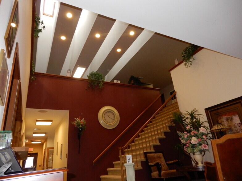 More Photos Of 440 Third Ave, Watervliet Office For Sale