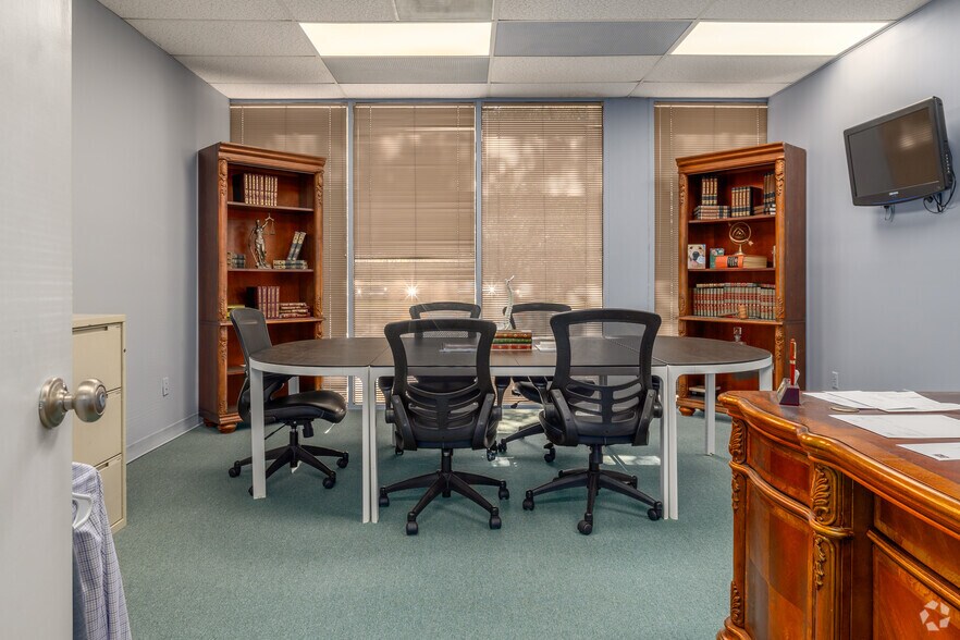More Photos Of 101 Century 21 Dr, Jacksonville Office For Lease
