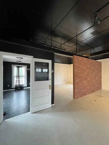 More Photos Of 29023-29029 Euclid Ave, Wickliffe Loft Creative Space For Lease