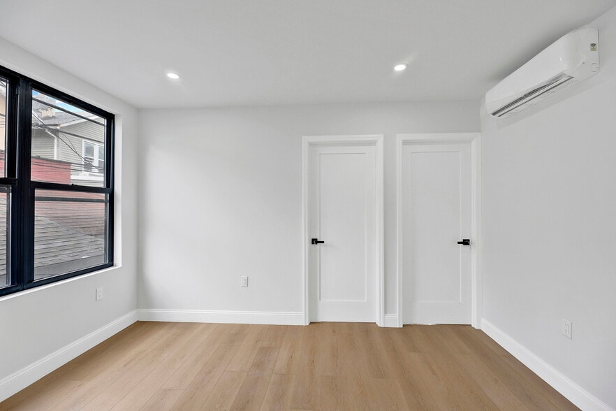 More Photos Of 3013 Brighton 5th St, Brooklyn Apartments For Sale