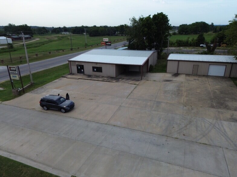 More Photos Of 542-544 Chestnut St, Skiatook Flex For Sale