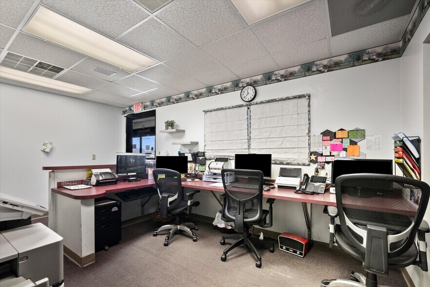 More Photos Of 18 Sportsman Dr, Clarion Medical For Lease