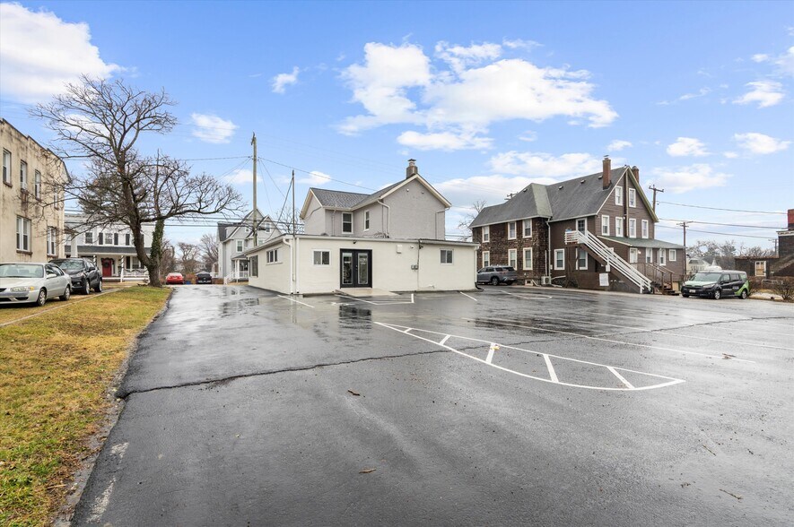 More Photos Of 38 Bloomsbury Ave, Catonsville General Retail For Lease