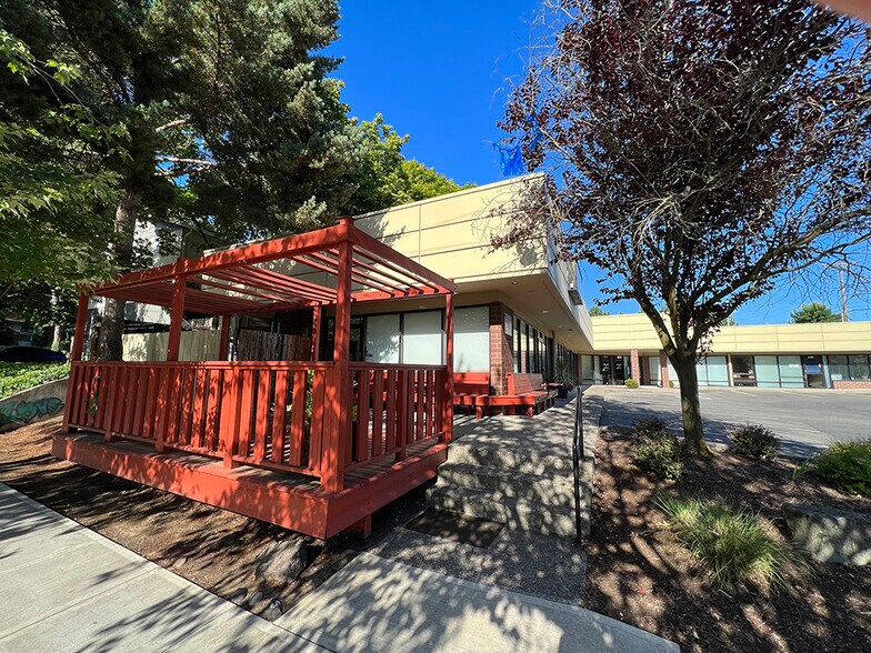 More Photos Of 4103-4111 SE Woodstock Blvd, Portland General Retail For Sale