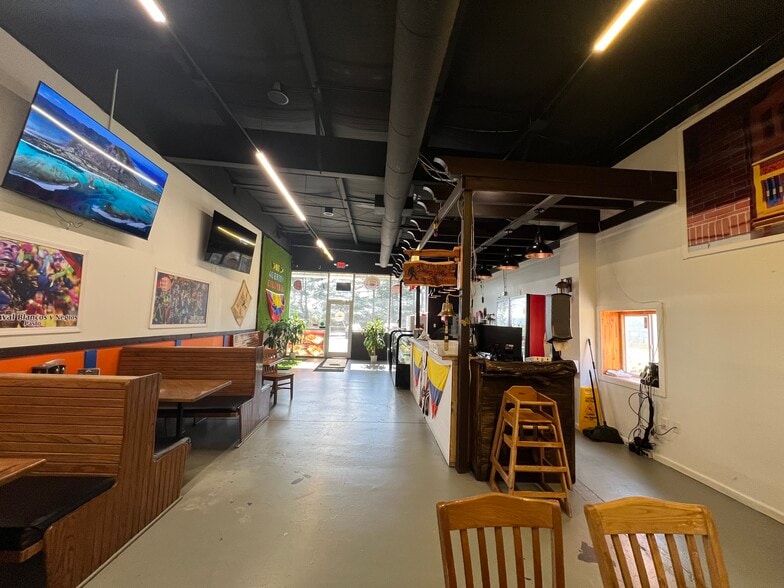 More Photos Of 11532 Chapman Hwy, Seymour Restaurant For Lease