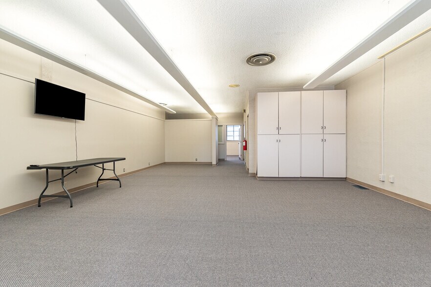 More Photos Of 334 S Water St, Saginaw Office For Sale