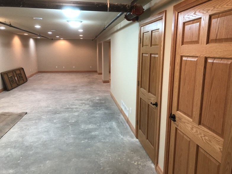 More Photos Of 299 Prairie Dr, Stanley Office For Sale