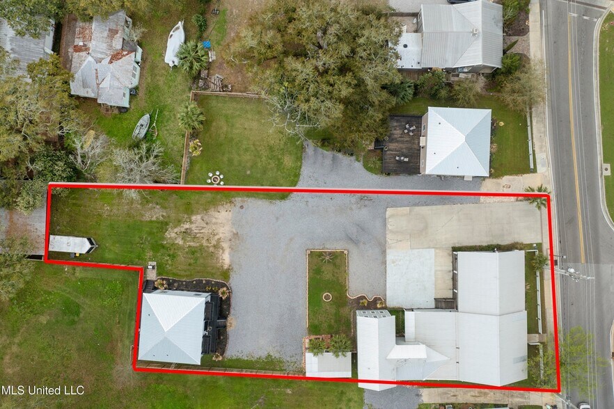More Photos Of 647 Howard Ave, Biloxi Office Residential For Sale