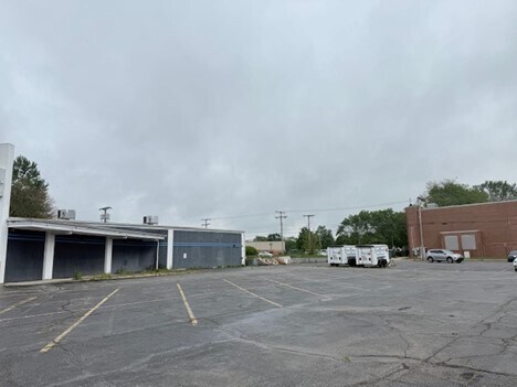 More Photos Of 218 S East St, Crown Point Freestanding For Sale