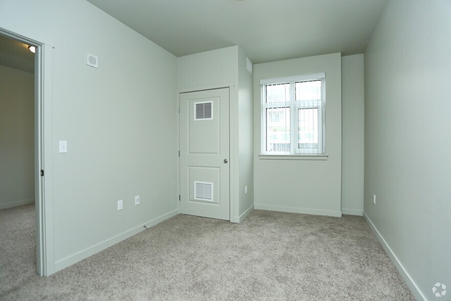 More Photos Of 913 S Jackson St, Seattle Apartments For Lease