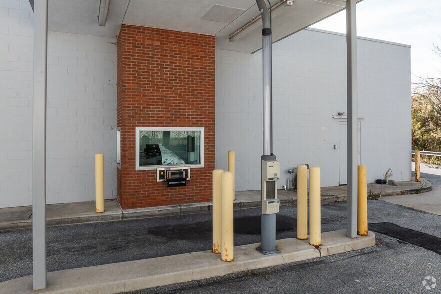 More Photos Of 130 E Main St, Penns Grove Drugstore For Lease