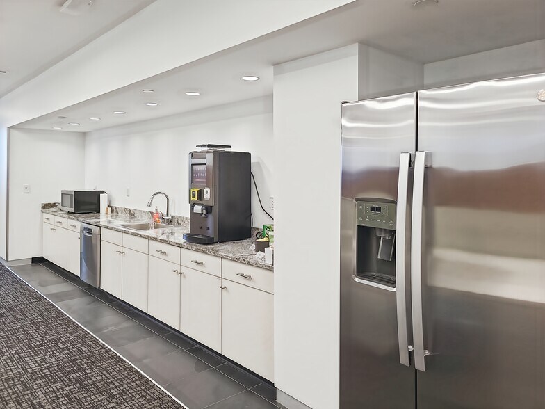 More Photos Of 120 S 6th St, Minneapolis Coworking Space