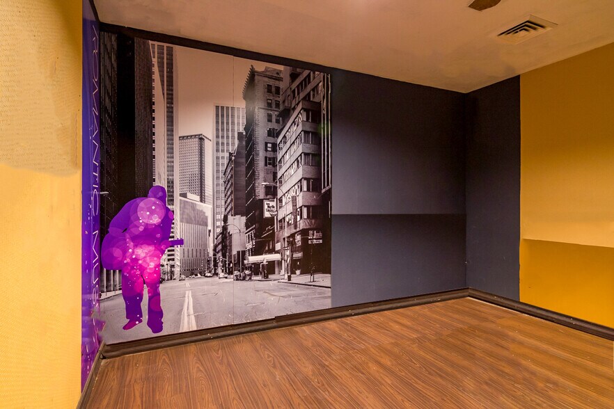 More Photos Of 6 Saint Marks Pl, New York Storefront For Lease