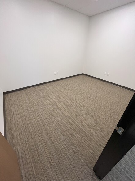 More Photos Of 1360 N Bullard Ave, Goodyear Office For Lease