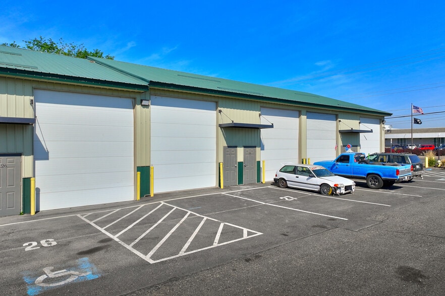More Photos Of 112 W Washington Ave, Yakima Warehouse For Sale