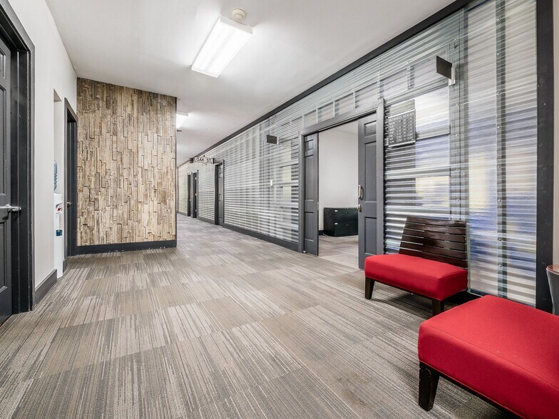 More Photos Of 1015 E Broad St, Columbus Coworking Space