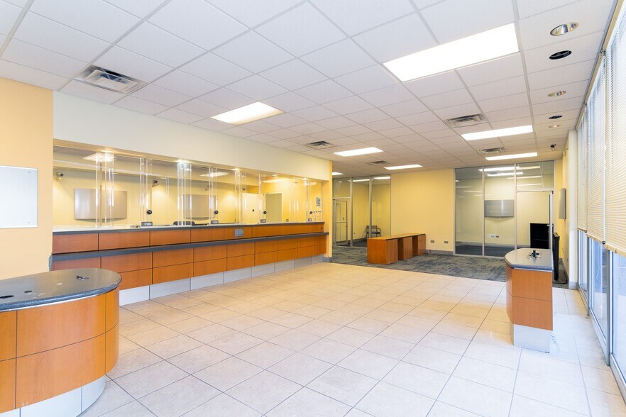 More Photos Of 139 N Main St, Jonesboro Bank For Sale