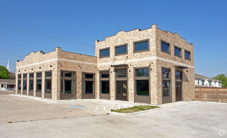 More Photos Of 320 E Main St, Lewisville Office For Lease