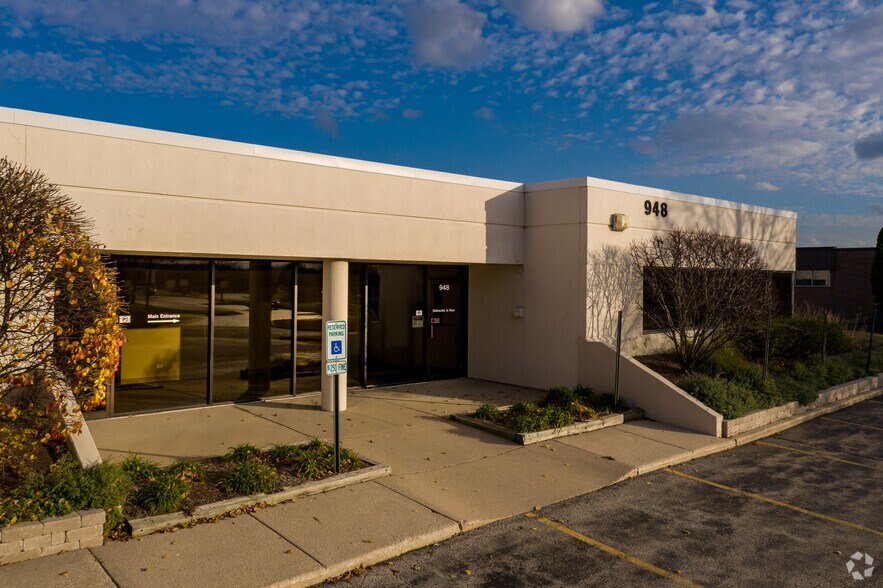 More Photos Of 948 Springer Dr, Lombard Office For Lease