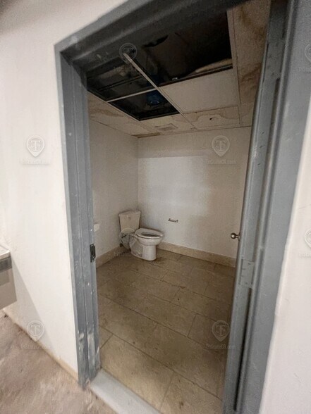 More Photos Of 601 Eighth Ave, New York Storefront For Lease