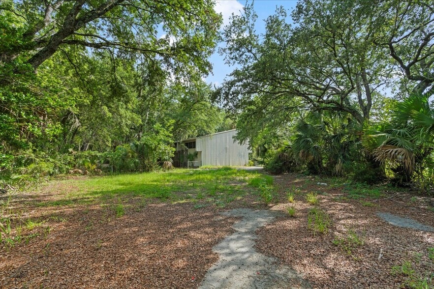 More Photos Of 1001 NE Waldo Rd, Gainesville Office For Sale