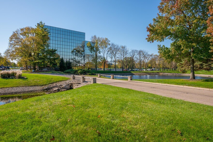 555 Metro Pl N, Dublin, OH 43017 Office For Lease